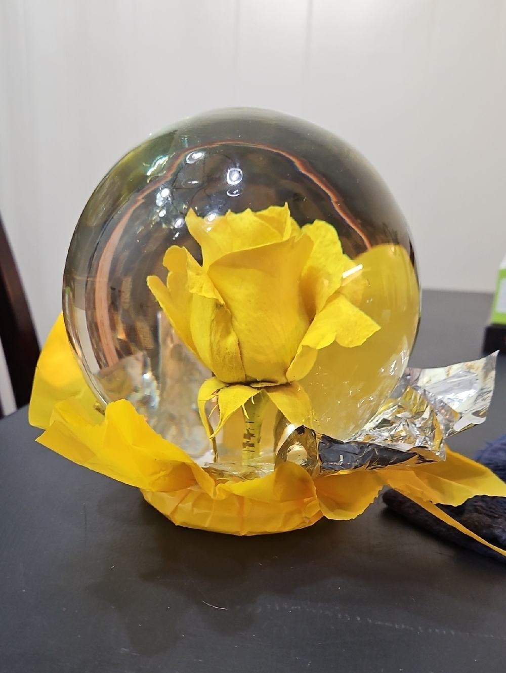 Yellow Rose Globe